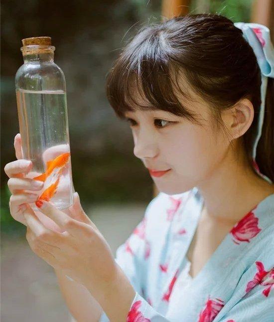 QQ女頭個(gè)性網(wǎng)最新版，時(shí)尚潮流與個(gè)性化表達(dá)的完美結(jié)合